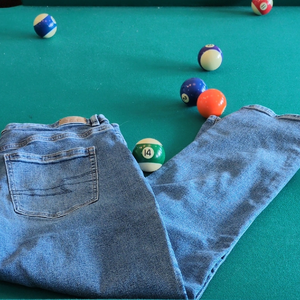 American Eagle Outfitters High Rise Blue Jeans...Make A Bundle And Save.